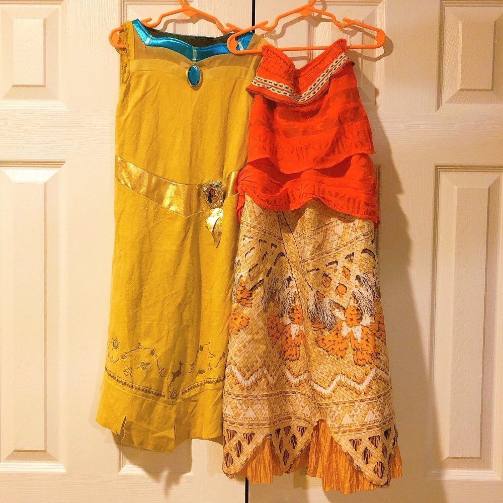 Disney Princess Dress Up Costumes (Moana and Pocahontas)
